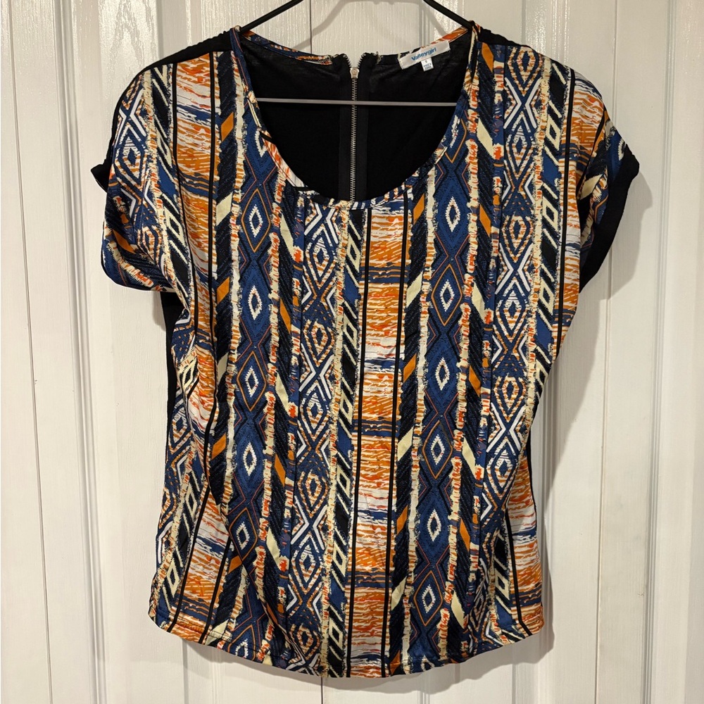 NOT AVAILABLE Valleygirl Orange and Blue Graphic Short Sleeve Blouse